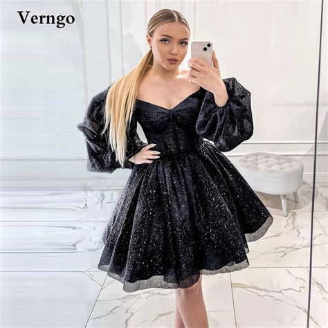 vestido preto com glitter curto